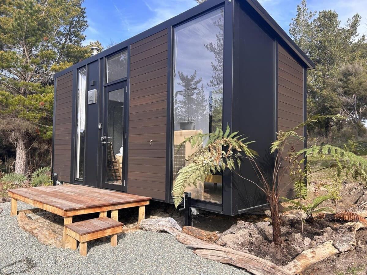 Ruru Tiny House By Tiny Away Βίλα Rangihaeata Εξωτερικό φωτογραφία