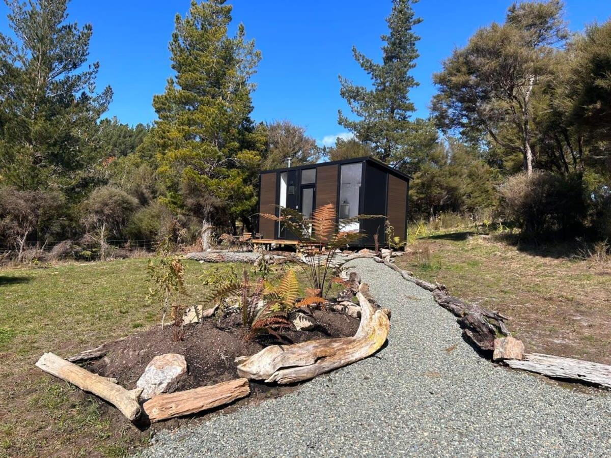 Ruru Tiny House By Tiny Away Βίλα Rangihaeata Εξωτερικό φωτογραφία